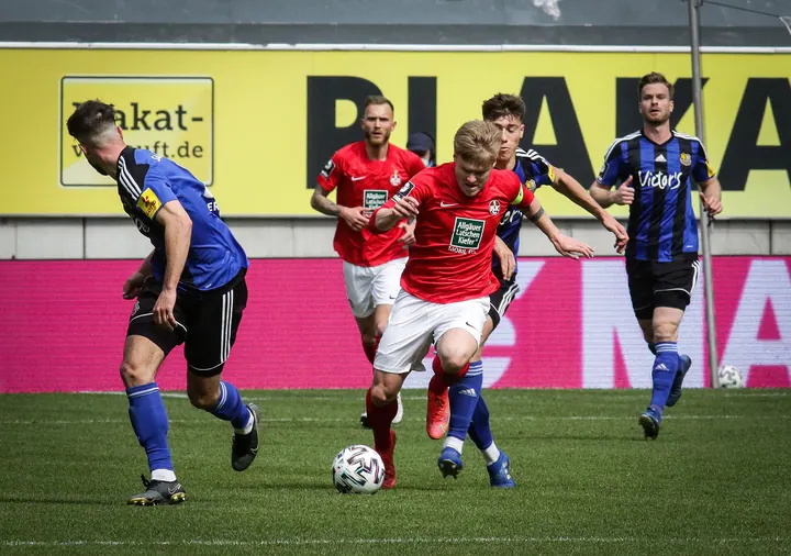 1. FC Kaiserslautern gegen 1. FC Saarbrücken - Jean Zimmer.