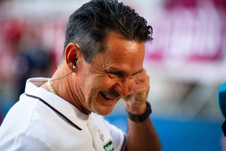 1. FC Kaiserslautern gegen Hannover 96 - Dirk Schuster